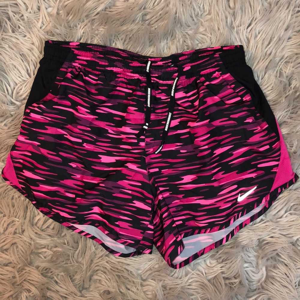 NIKE - Athletic Shorts